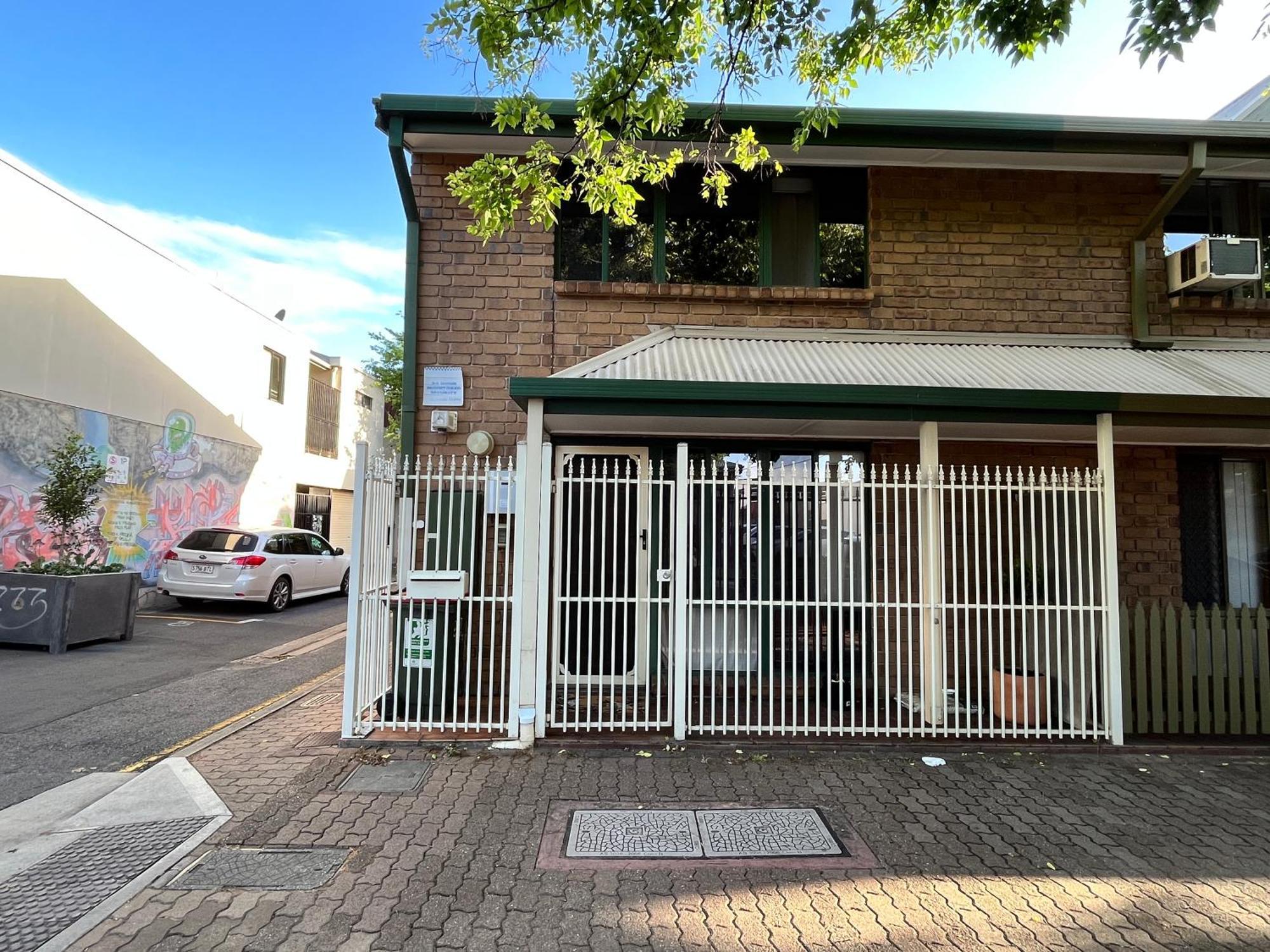 Cozy Townhouse Central Location Villa Adelaide Exterior photo